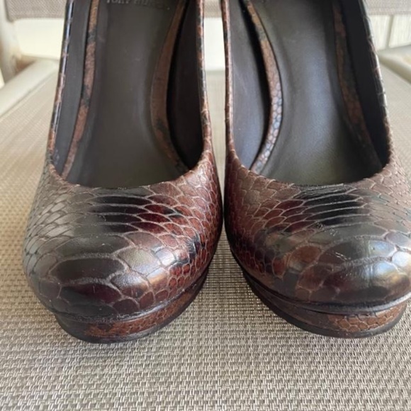 Tory Burch Jude-Amazon Snake Print Signature Pumps Heels EUC - Picture 8 of 12